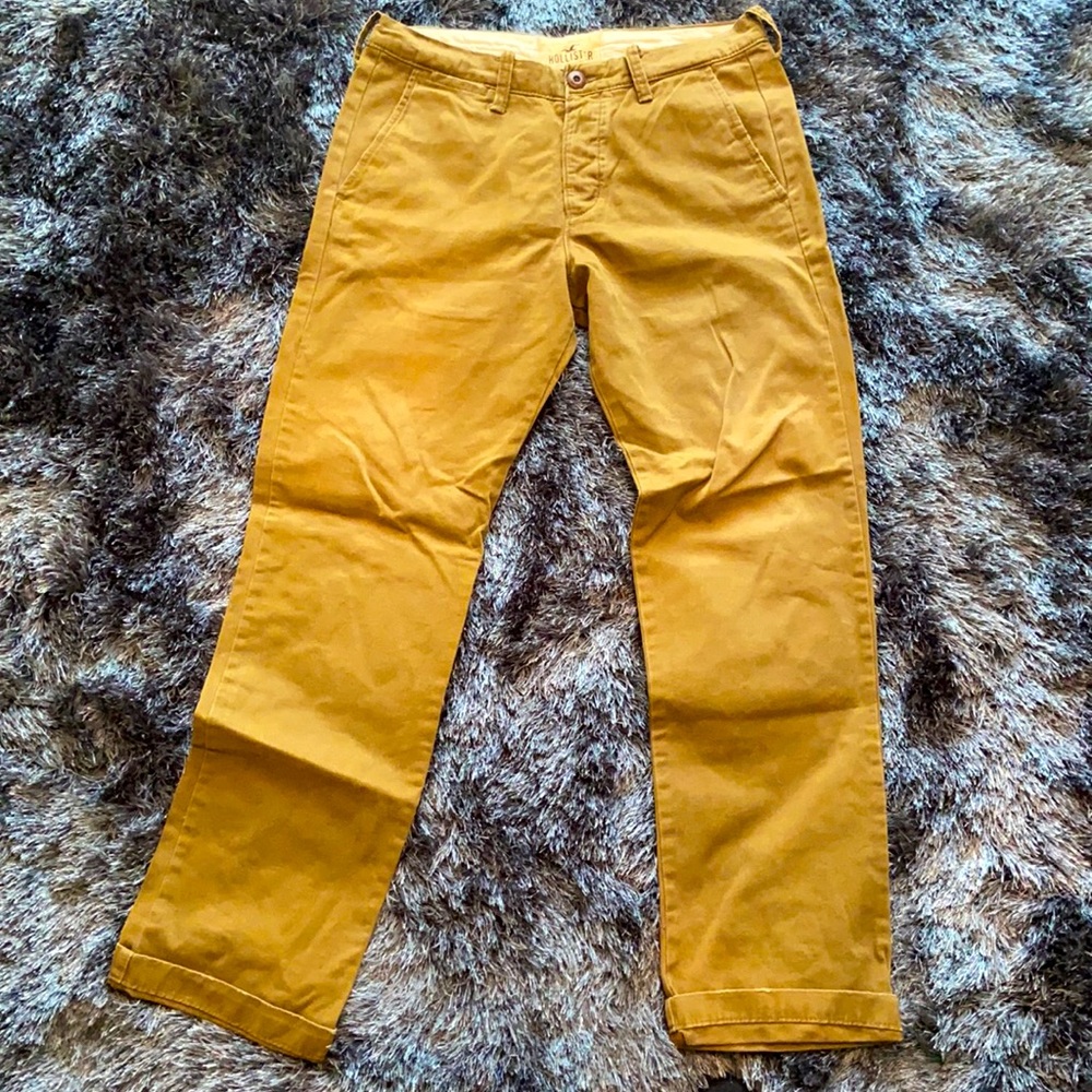Hollister Chinos!!